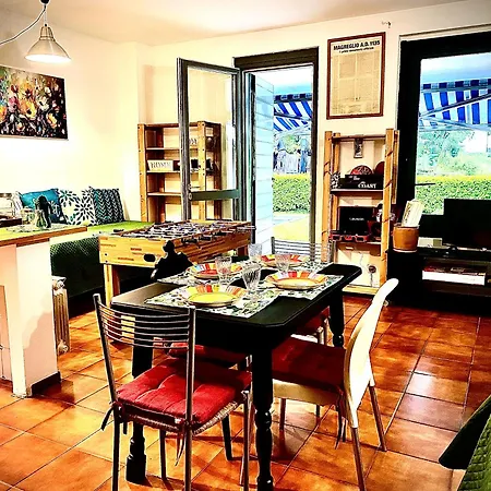 The Sisters' House, Con Giardino Zona Bellagio בית נופש Magreglio